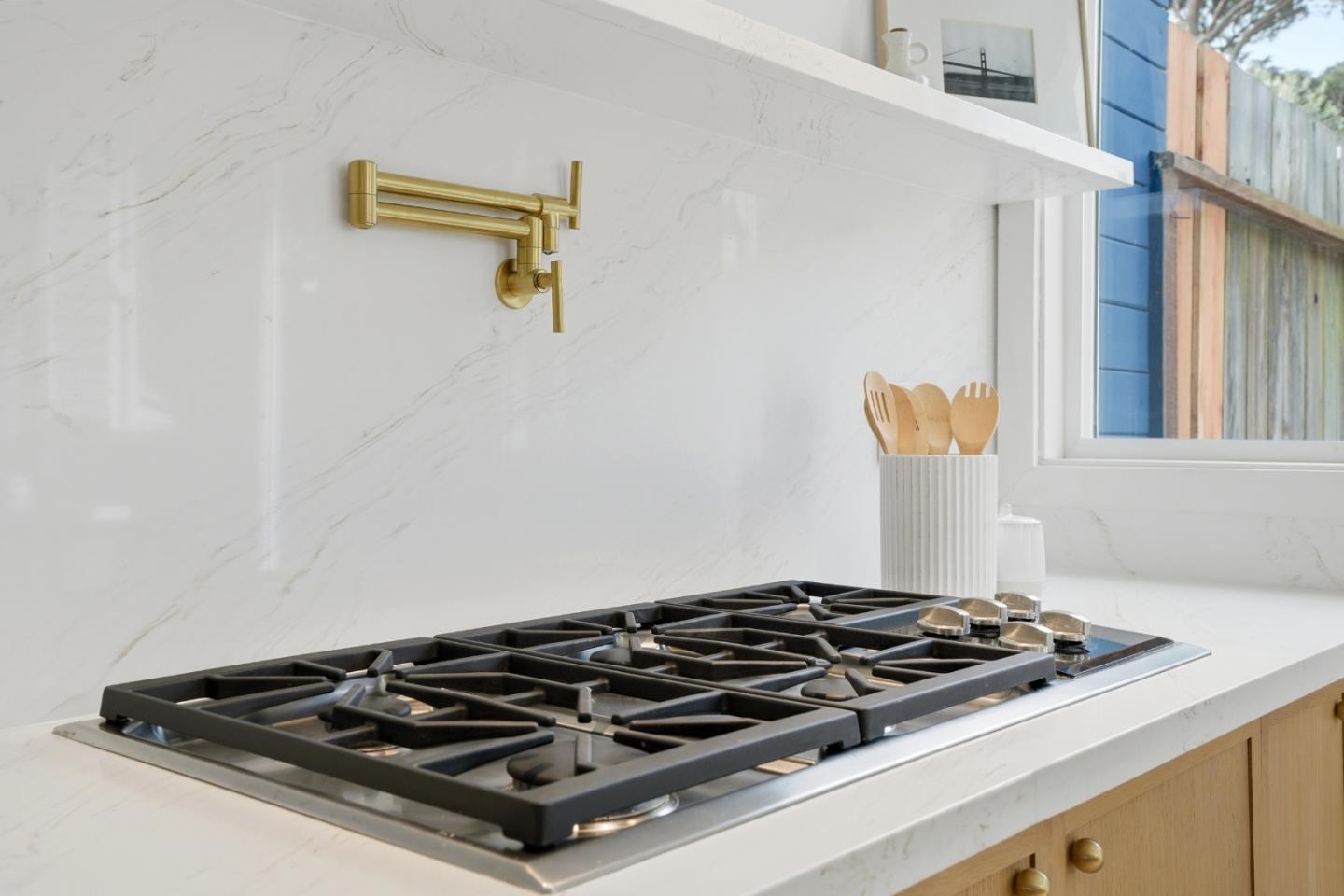 Detail Gallery Image 15 of 71 For 1116 Diamond St, San Francisco,  CA 94114 - 3 Beds | 1/1 Baths