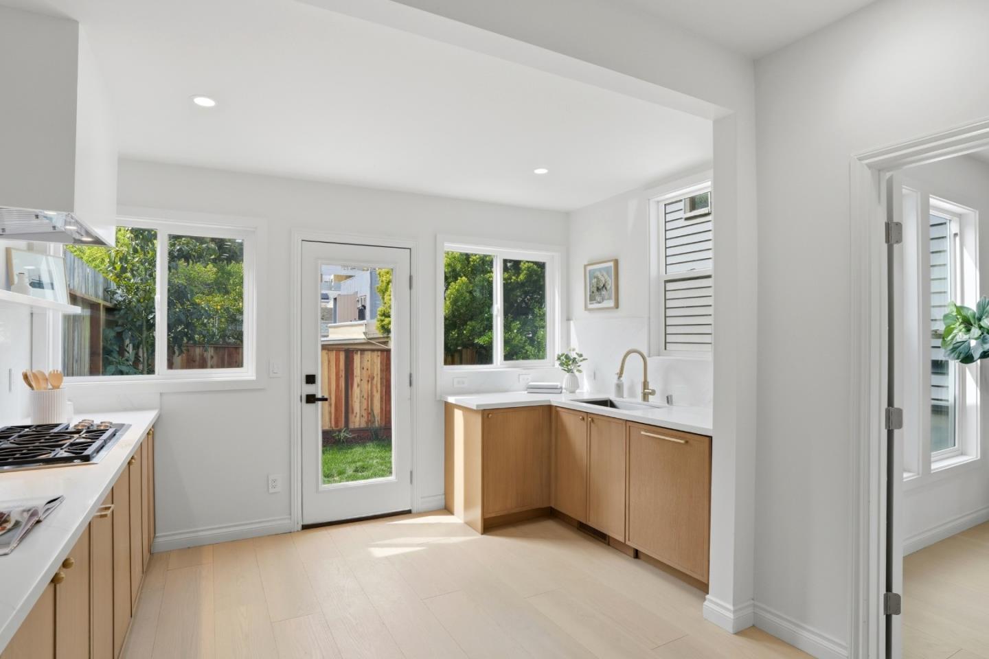 Detail Gallery Image 19 of 71 For 1116 Diamond St, San Francisco,  CA 94114 - 3 Beds | 1/1 Baths