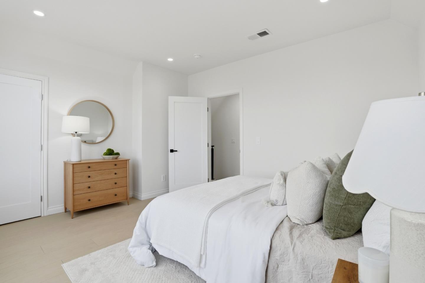 Detail Gallery Image 28 of 71 For 1116 Diamond St, San Francisco,  CA 94114 - 3 Beds | 1/1 Baths