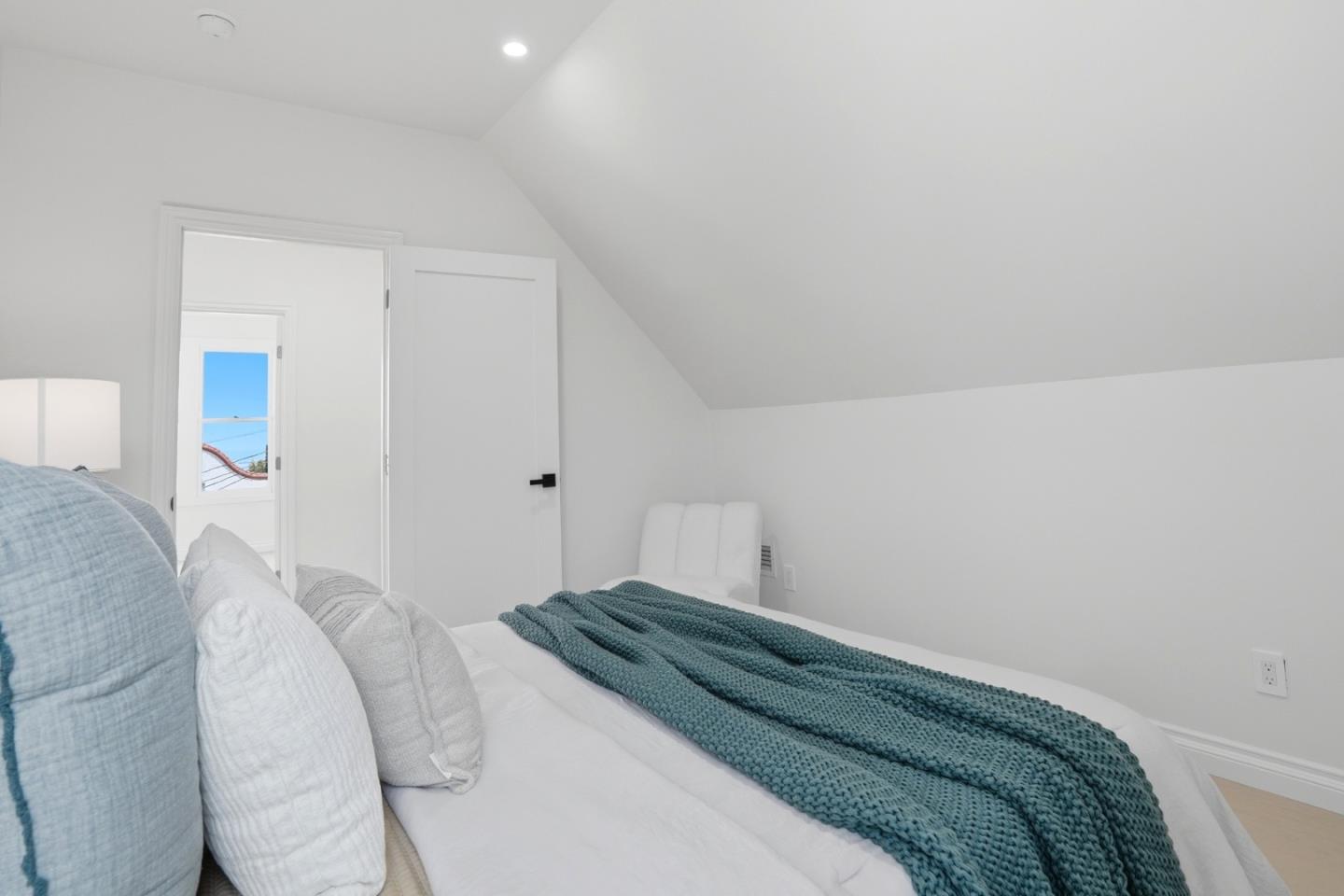 Detail Gallery Image 37 of 71 For 1116 Diamond St, San Francisco,  CA 94114 - 3 Beds | 1/1 Baths