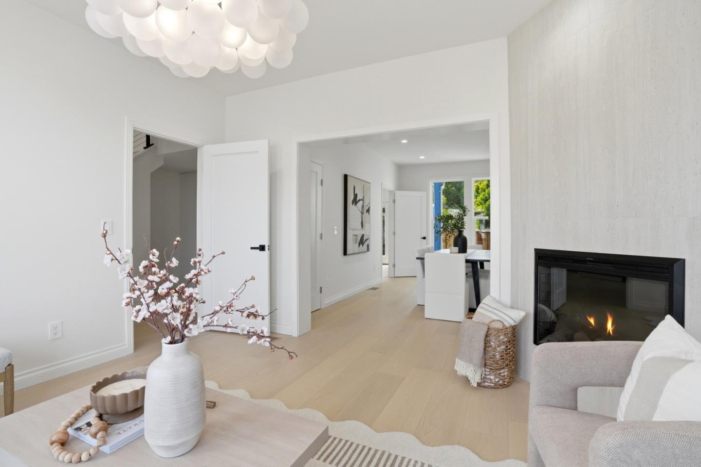 Detail Gallery Image 9 of 71 For 1116 Diamond St, San Francisco,  CA 94114 - 3 Beds | 1/1 Baths