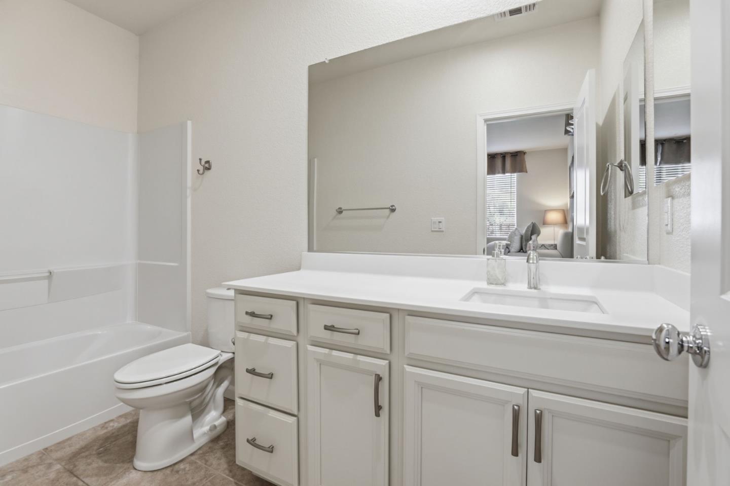 Detail Gallery Image 18 of 28 For 2481 Apple Tree Way, Gilroy,  CA 95020 - 5 Beds | 4/1 Baths