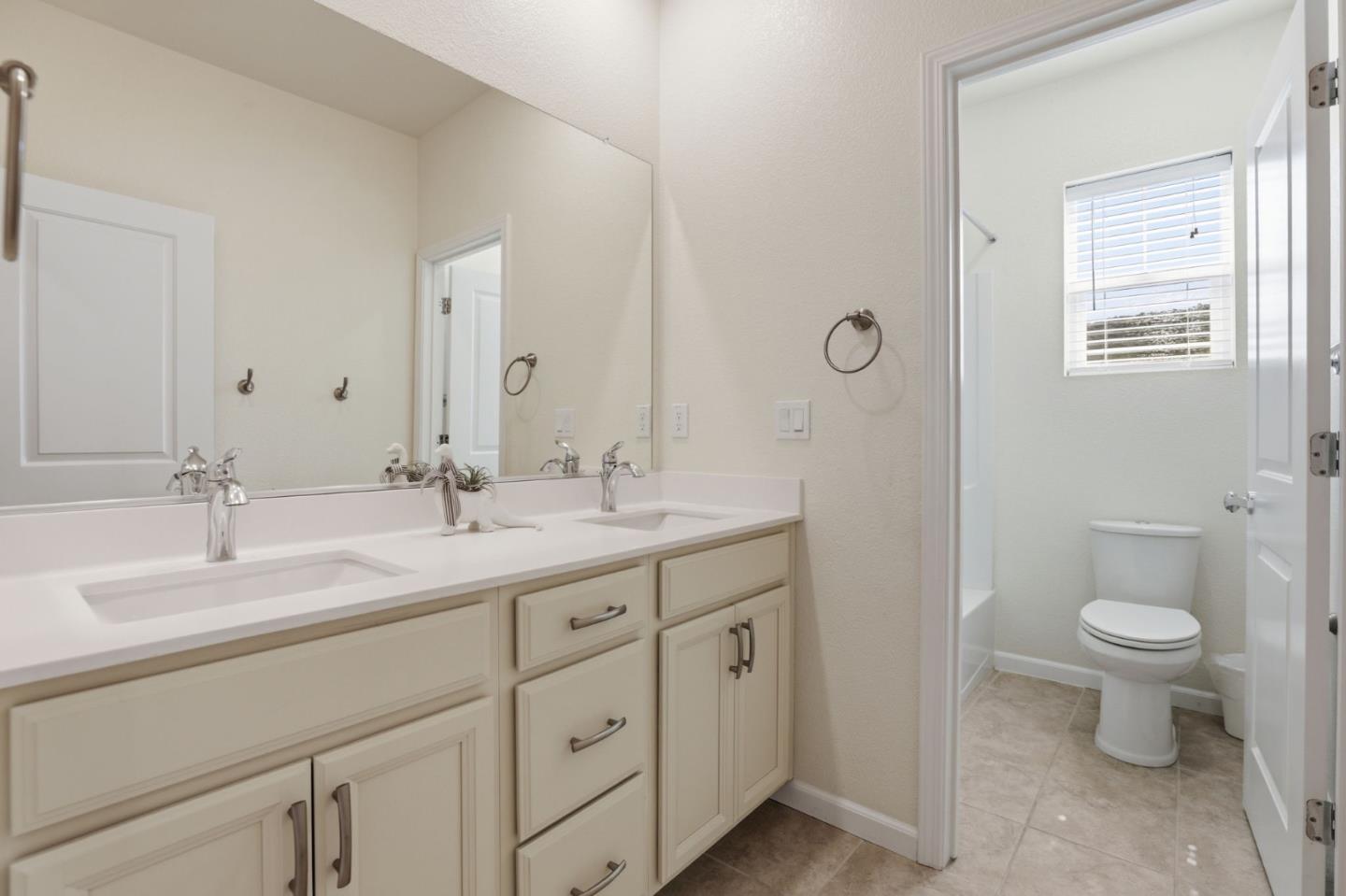 Detail Gallery Image 23 of 28 For 2481 Apple Tree Way, Gilroy,  CA 95020 - 5 Beds | 4/1 Baths