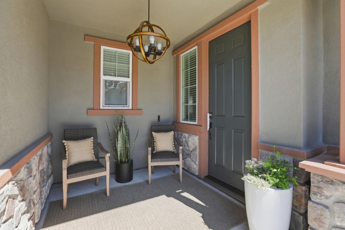 Detail Gallery Image 3 of 28 For 2481 Apple Tree Way, Gilroy,  CA 95020 - 5 Beds | 4/1 Baths