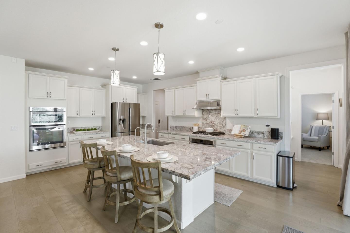 Detail Gallery Image 6 of 28 For 2481 Apple Tree Way, Gilroy,  CA 95020 - 5 Beds | 4/1 Baths