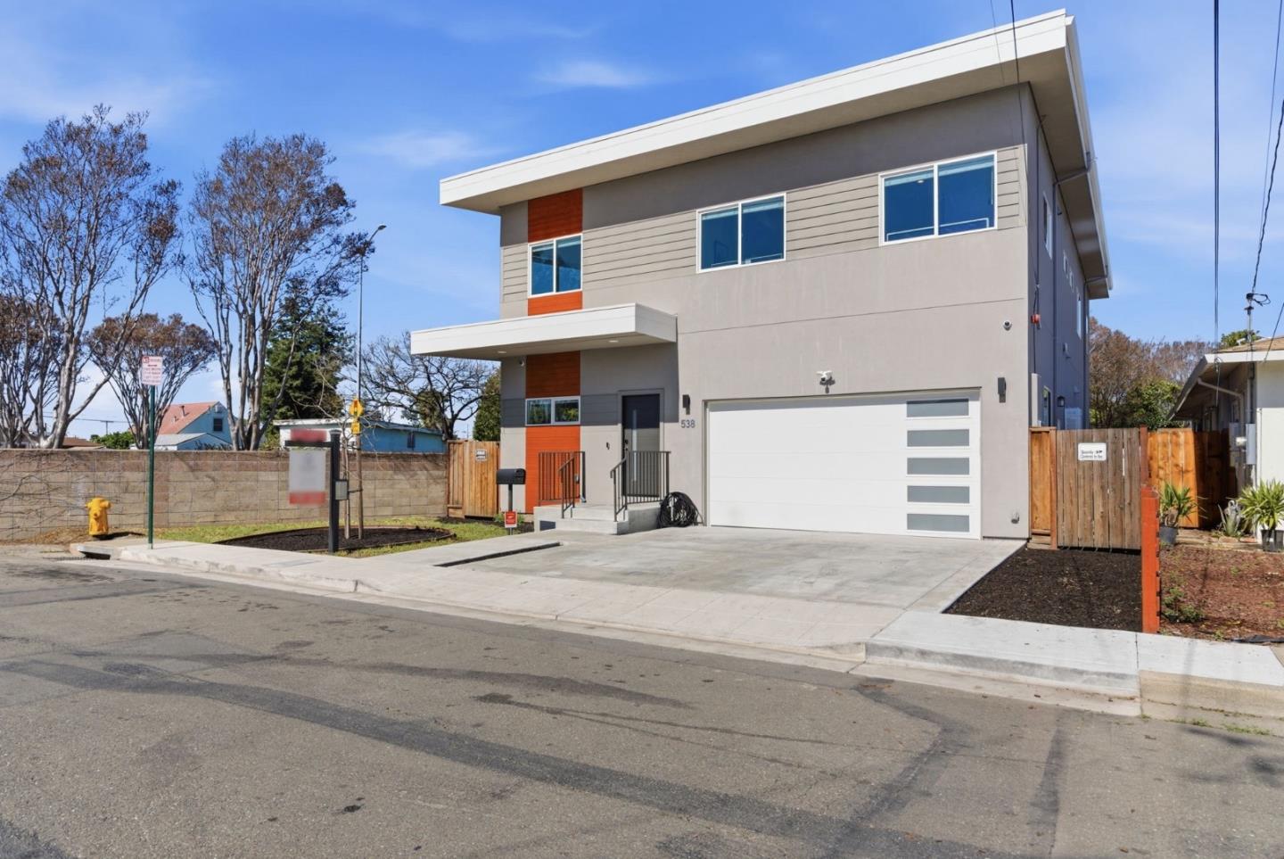 Detail Gallery Image 2 of 25 For 538 Dean St, Hayward,  CA 94541 - 3 Beds | 2/1 Baths