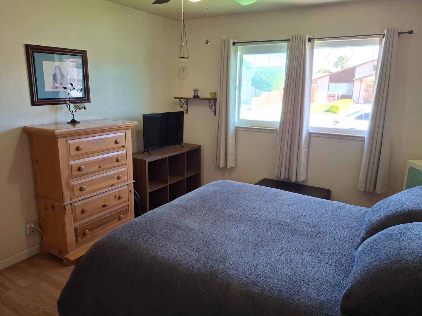 Detail Gallery Image 16 of 26 For 250 Gonzalez Dr, Hollister,  CA 95023 - 4 Beds | 1 Baths