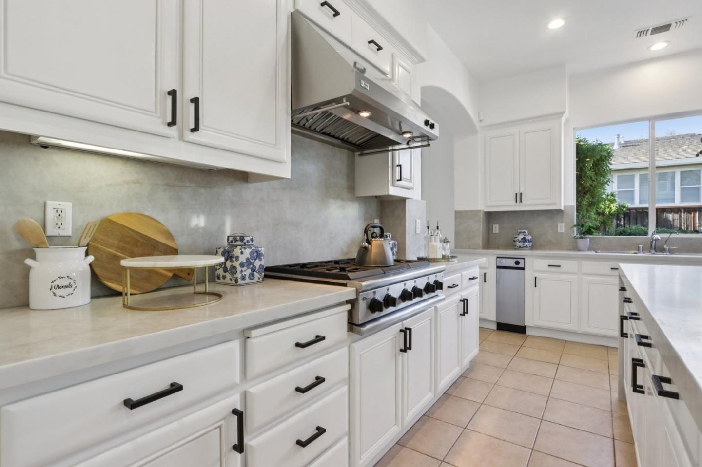 Detail Gallery Image 14 of 46 For 2797 Clara Smith Pl, San Jose,  CA 95135 - 5 Beds | 4/1 Baths