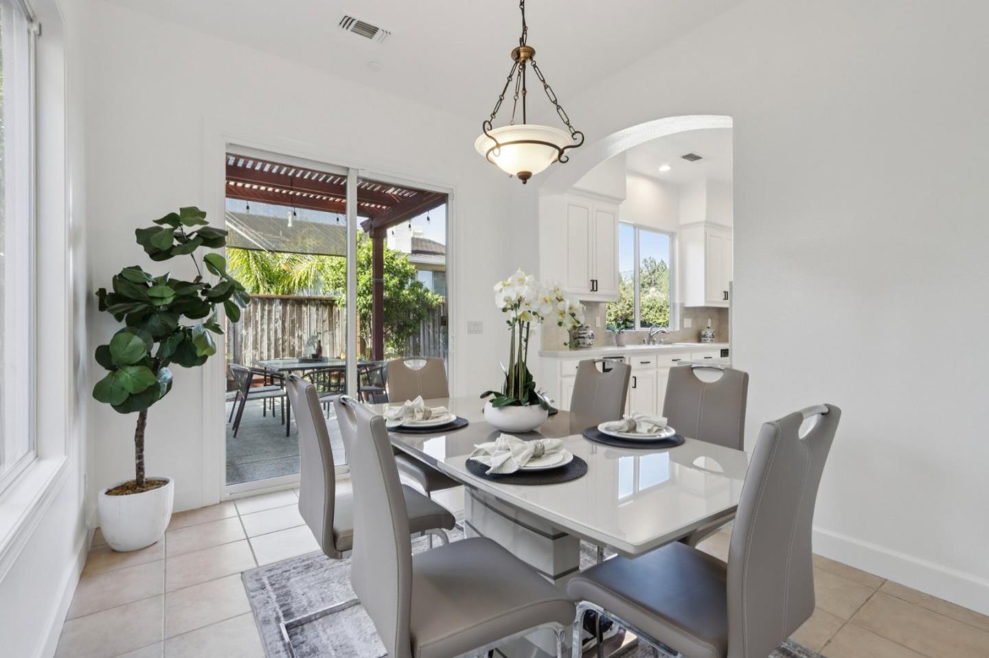 Detail Gallery Image 16 of 46 For 2797 Clara Smith Pl, San Jose,  CA 95135 - 5 Beds | 4/1 Baths