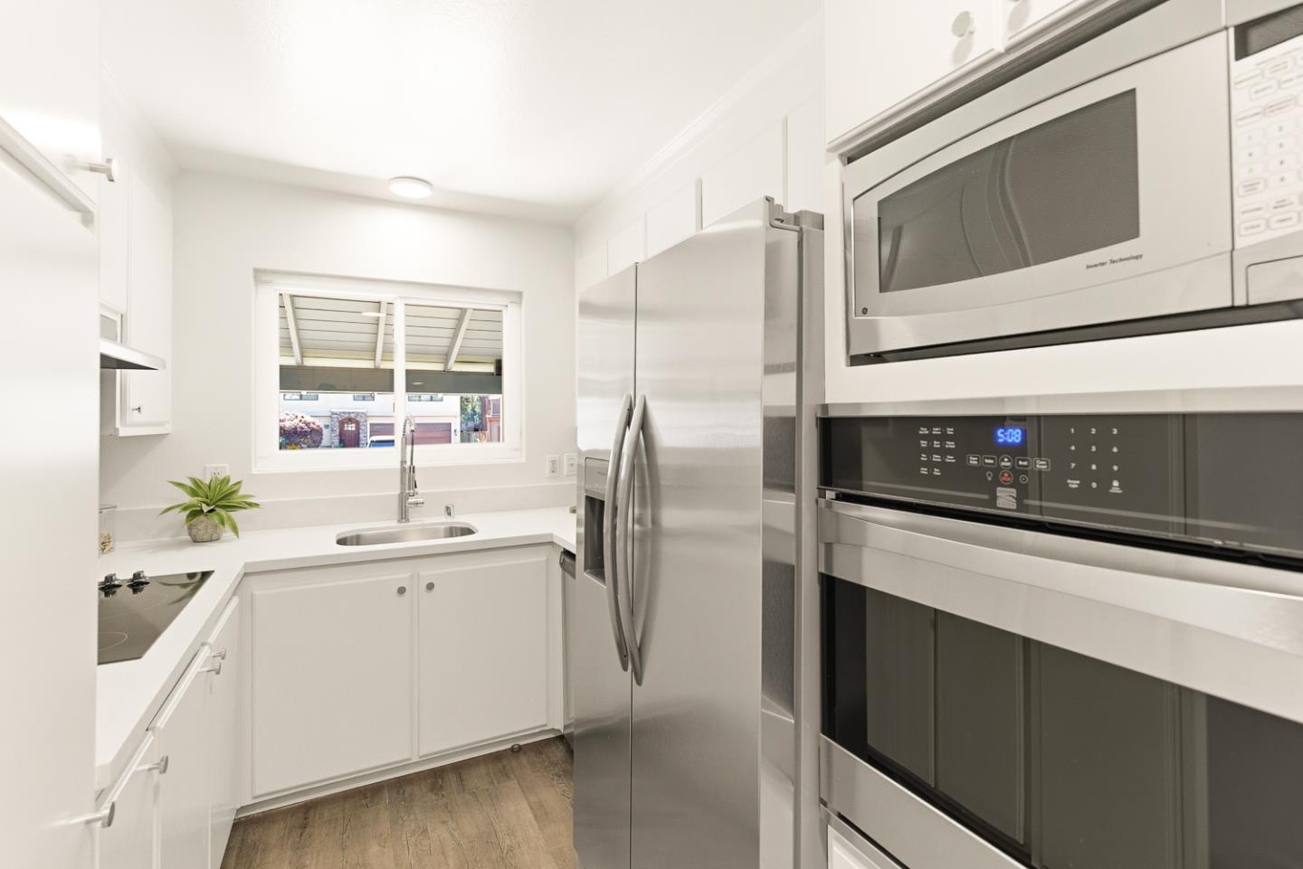 Detail Gallery Image 10 of 38 For 2755 Shannon Dr, South San Francisco,  CA 94080 - 4 Beds | 2 Baths