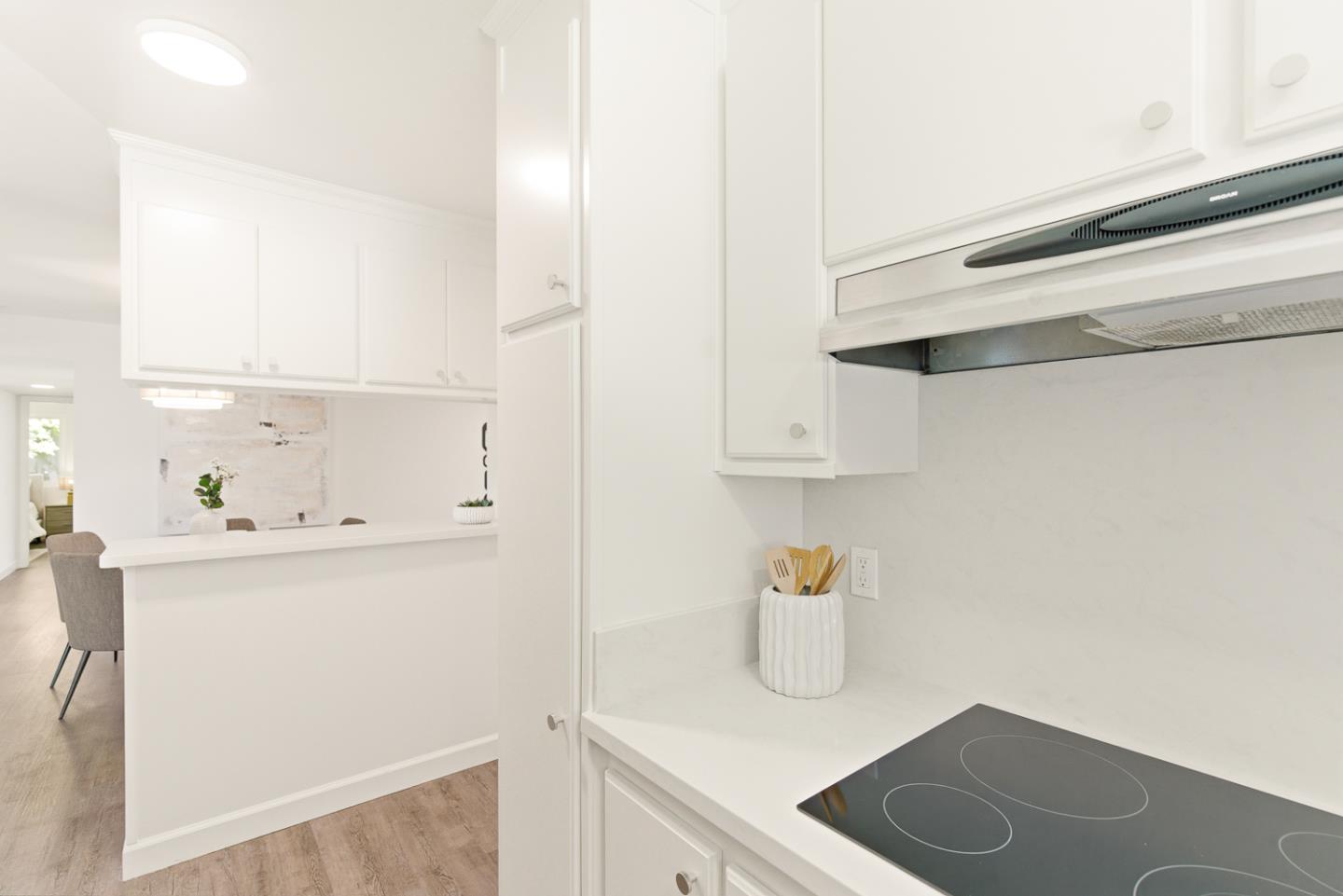 Detail Gallery Image 11 of 38 For 2755 Shannon Dr, South San Francisco,  CA 94080 - 4 Beds | 2 Baths