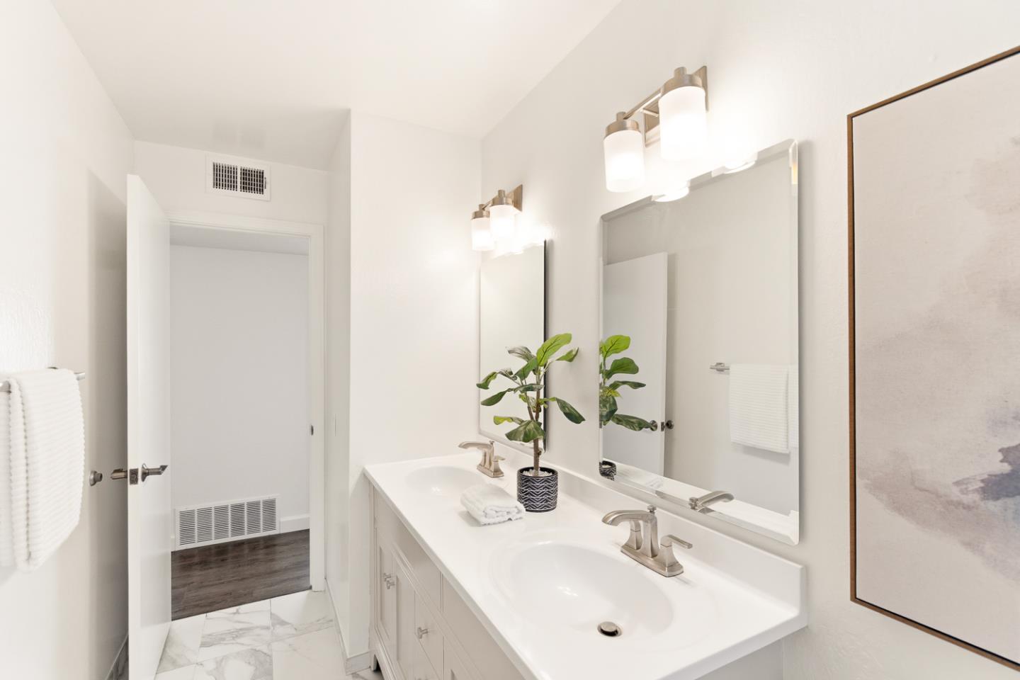 Detail Gallery Image 21 of 38 For 2755 Shannon Dr, South San Francisco,  CA 94080 - 4 Beds | 2 Baths