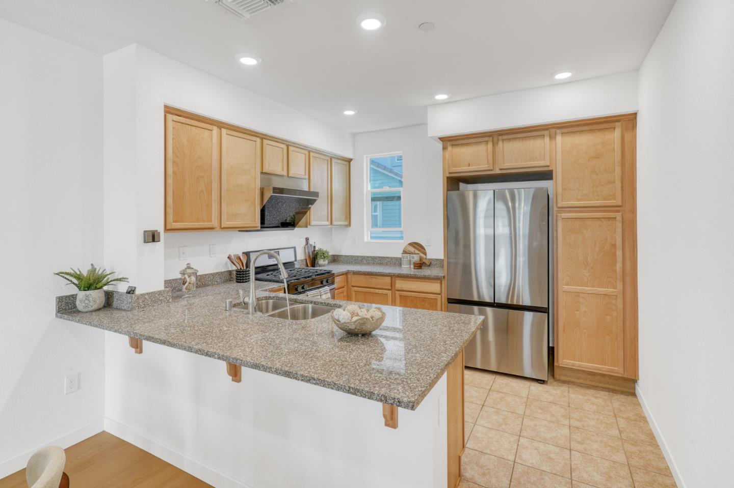 Detail Gallery Image 11 of 57 For 1425 Lavender Loop, Milpitas,  CA 95035 - 3 Beds | 3 Baths