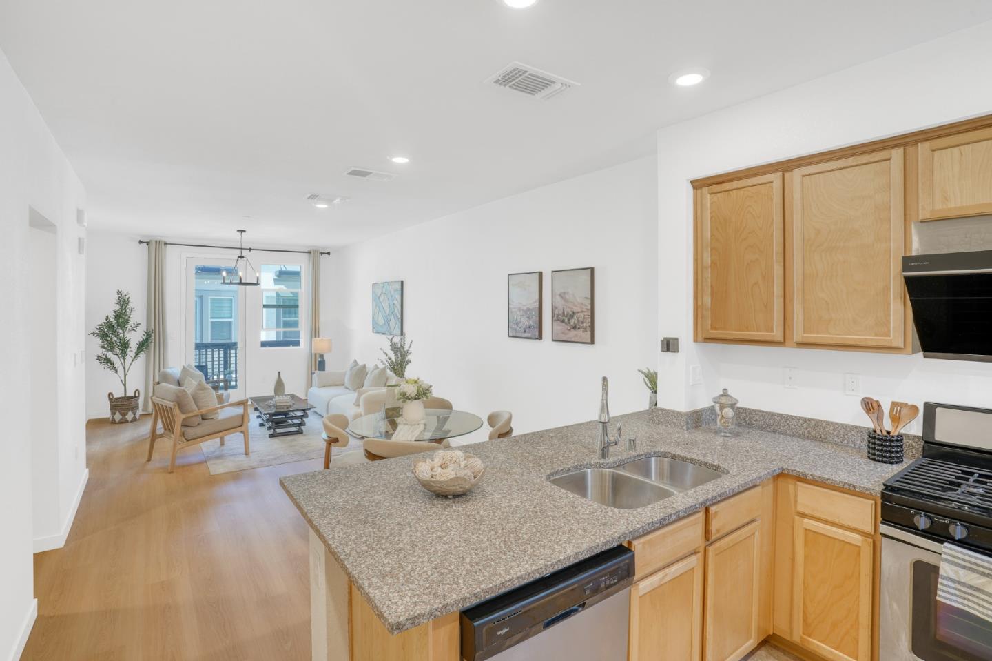 Detail Gallery Image 13 of 57 For 1425 Lavender Loop, Milpitas,  CA 95035 - 3 Beds | 3 Baths