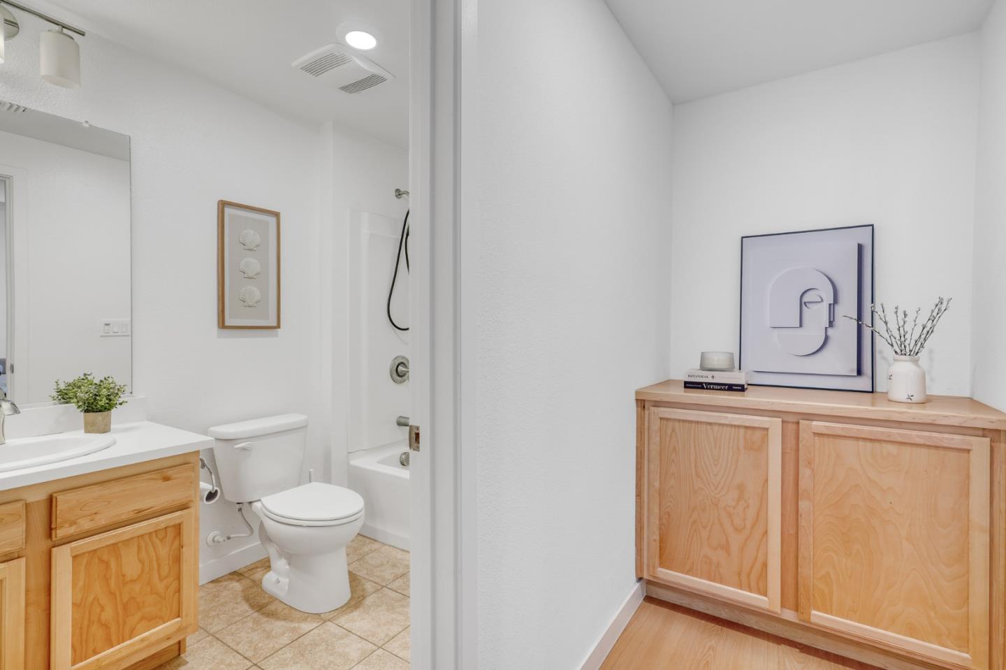 Detail Gallery Image 21 of 57 For 1425 Lavender Loop, Milpitas,  CA 95035 - 3 Beds | 3 Baths