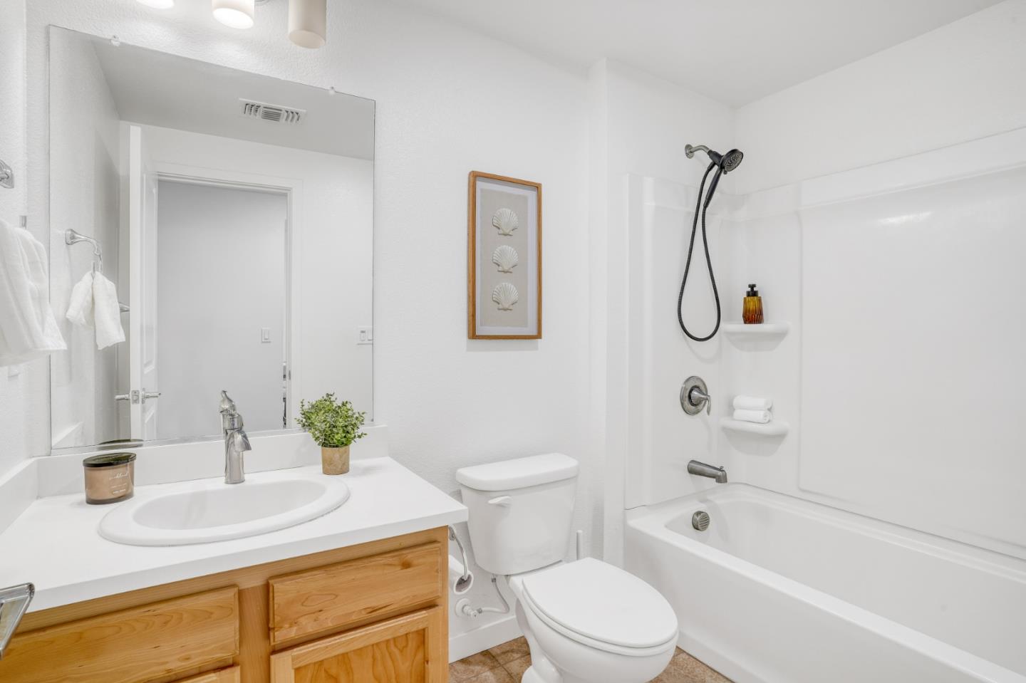 Detail Gallery Image 22 of 57 For 1425 Lavender Loop, Milpitas,  CA 95035 - 3 Beds | 3 Baths