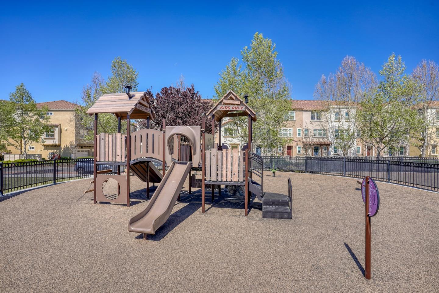 Detail Gallery Image 39 of 57 For 1425 Lavender Loop, Milpitas,  CA 95035 - 3 Beds | 3 Baths