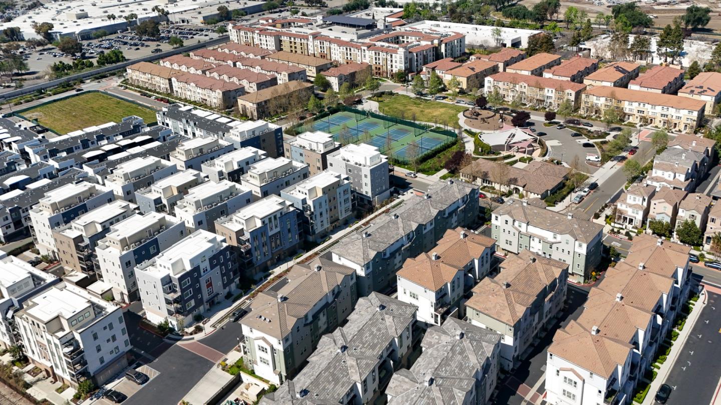 Detail Gallery Image 45 of 57 For 1425 Lavender Loop, Milpitas,  CA 95035 - 3 Beds | 3 Baths