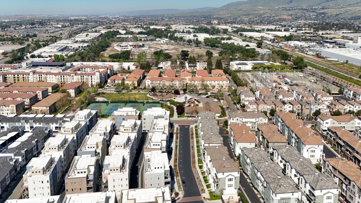 Detail Gallery Image 46 of 57 For 1425 Lavender Loop, Milpitas,  CA 95035 - 3 Beds | 3 Baths