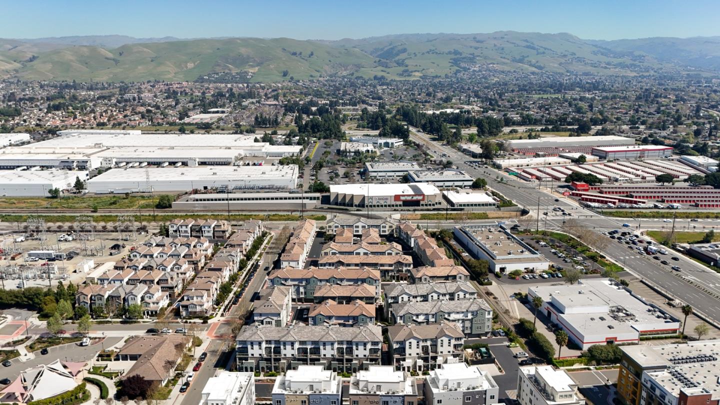 Detail Gallery Image 50 of 57 For 1425 Lavender Loop, Milpitas,  CA 95035 - 3 Beds | 3 Baths