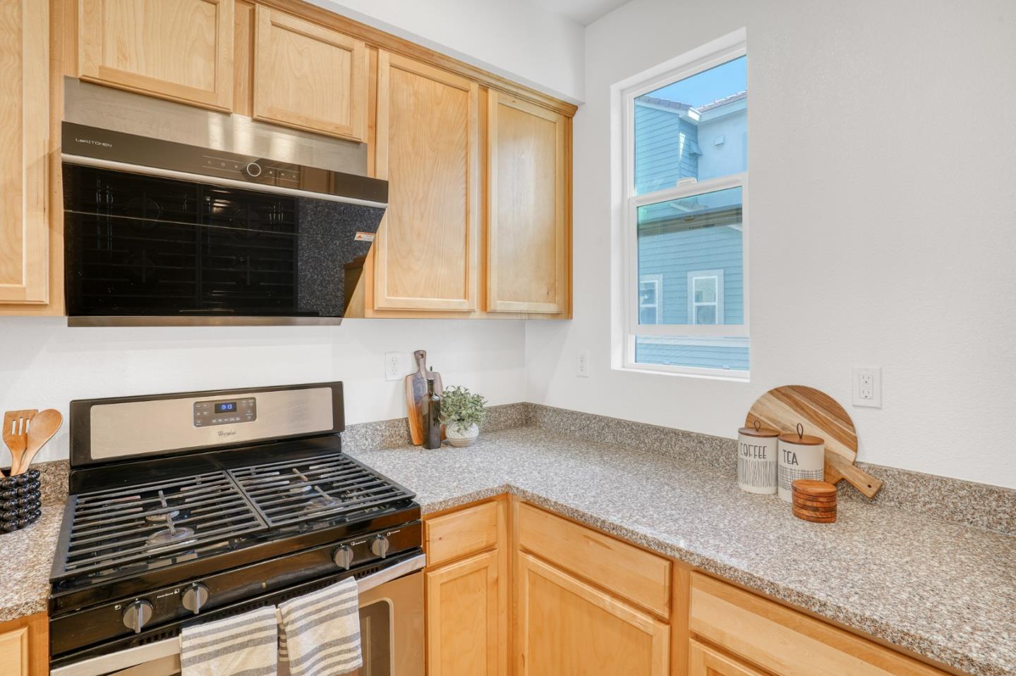 Detail Gallery Image 8 of 57 For 1425 Lavender Loop, Milpitas,  CA 95035 - 3 Beds | 3 Baths