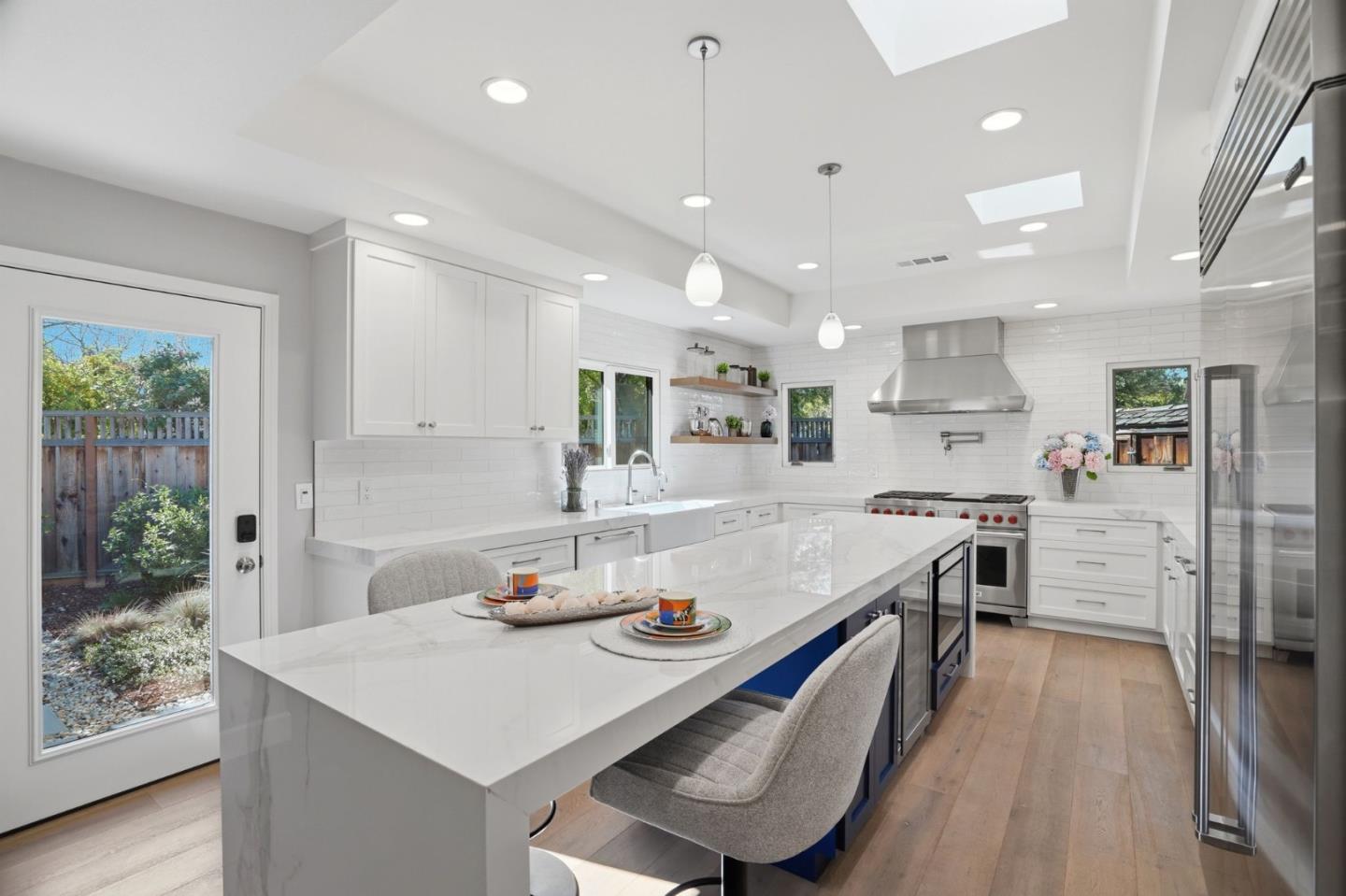 Detail Gallery Image 15 of 54 For 1677 Middleton Ave, Los Altos,  CA 94024 - 3 Beds | 2 Baths