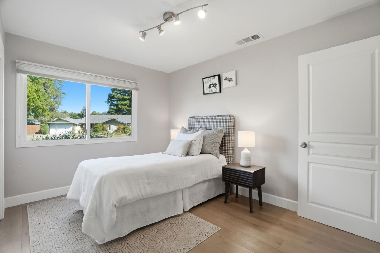 Detail Gallery Image 20 of 54 For 1677 Middleton Ave, Los Altos,  CA 94024 - 3 Beds | 2 Baths