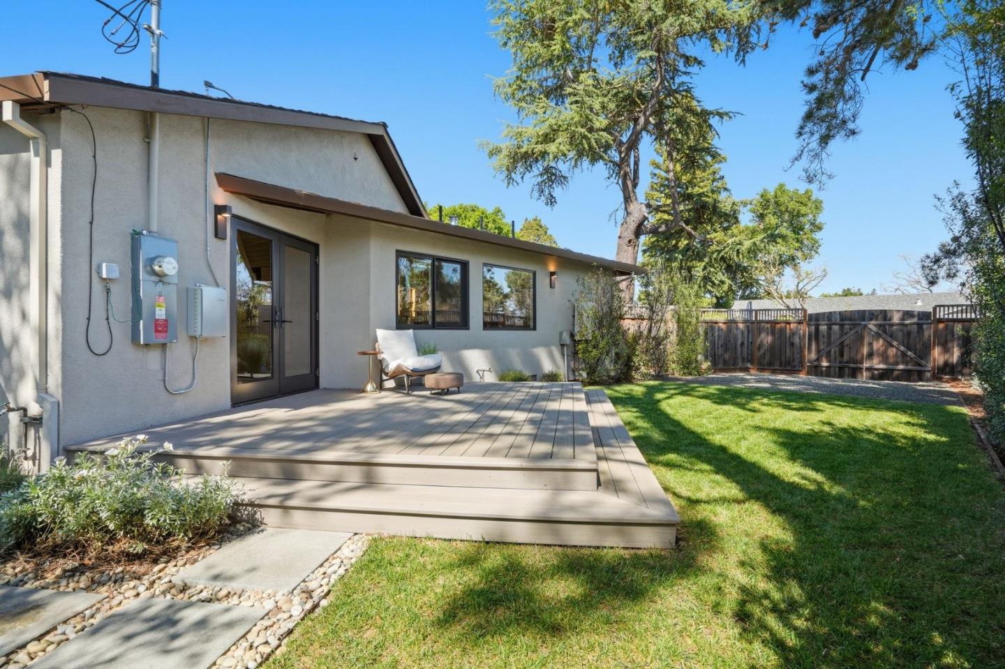 Detail Gallery Image 39 of 54 For 1677 Middleton Ave, Los Altos,  CA 94024 - 3 Beds | 2 Baths