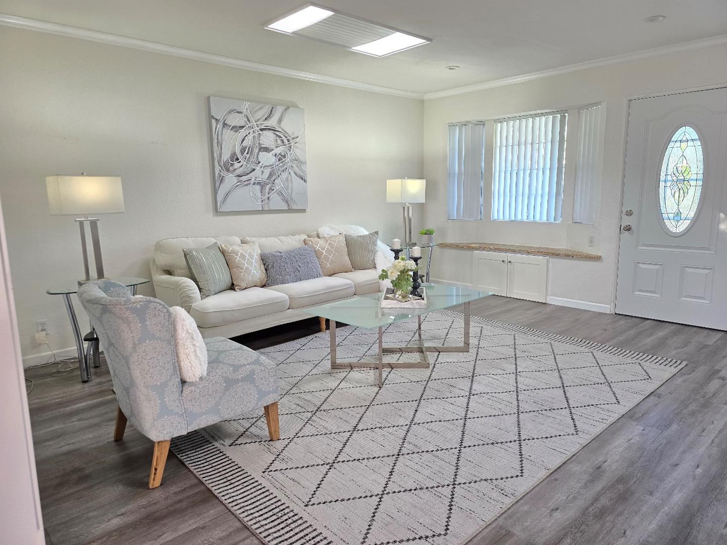 Detail Gallery Image 4 of 19 For 5187 Doyle Rd, San Jose,  CA 95129 - 3 Beds | 2 Baths