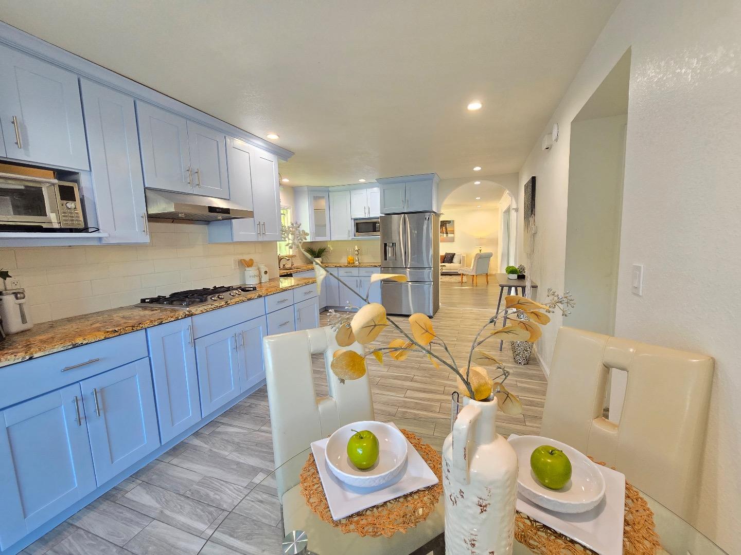 Detail Gallery Image 7 of 19 For 5187 Doyle Rd, San Jose,  CA 95129 - 3 Beds | 2 Baths