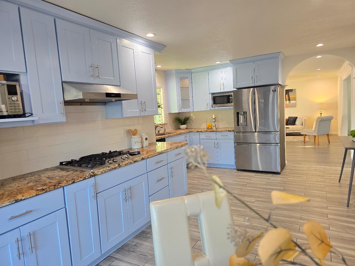 Detail Gallery Image 9 of 19 For 5187 Doyle Rd, San Jose,  CA 95129 - 3 Beds | 2 Baths