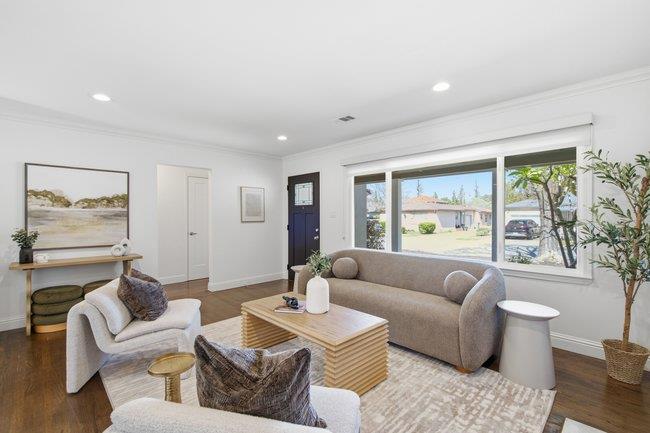 Detail Gallery Image 4 of 58 For 1150 Junipero Ave, Redwood City,  CA 94061 - 3 Beds | 2 Baths