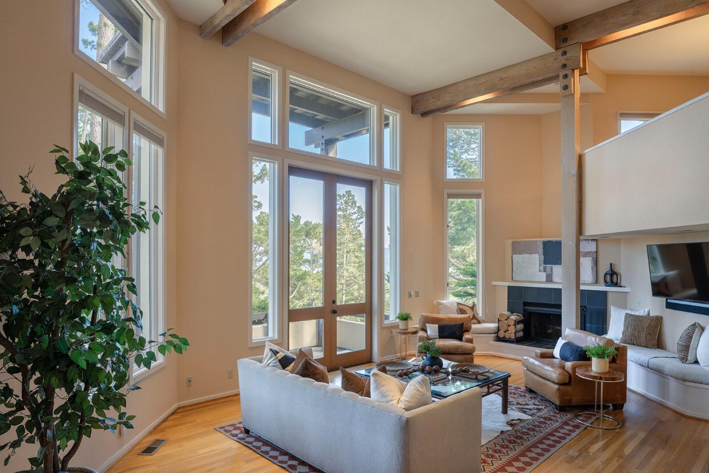 Detail Gallery Image 12 of 23 For 4 Sommerset Vale, Monterey,  CA 93940 - 4 Beds | 3/1 Baths