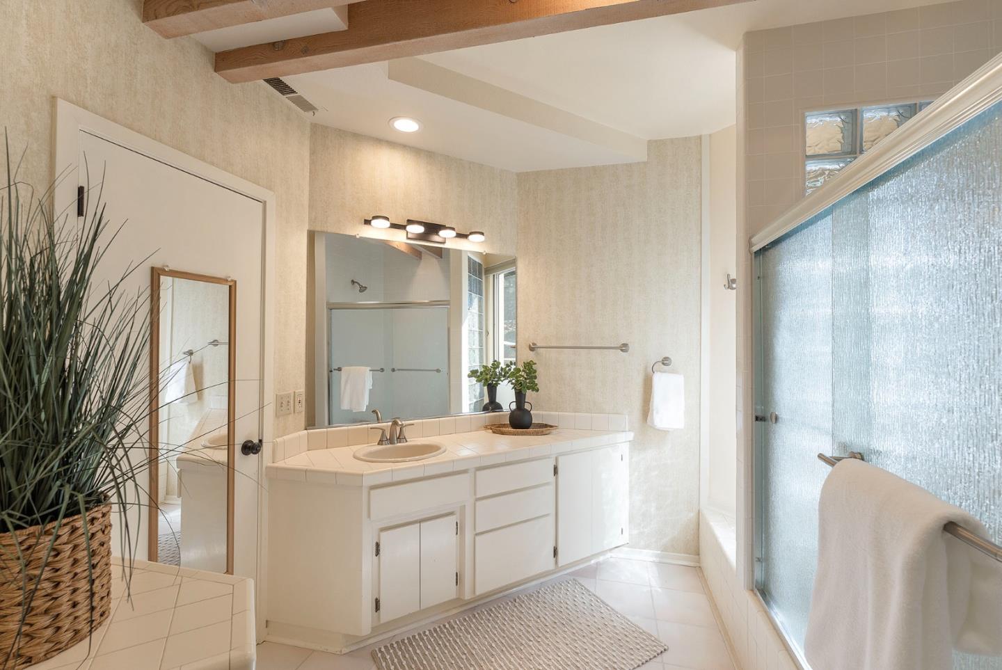 Detail Gallery Image 19 of 23 For 4 Sommerset Vale, Monterey,  CA 93940 - 4 Beds | 3/1 Baths