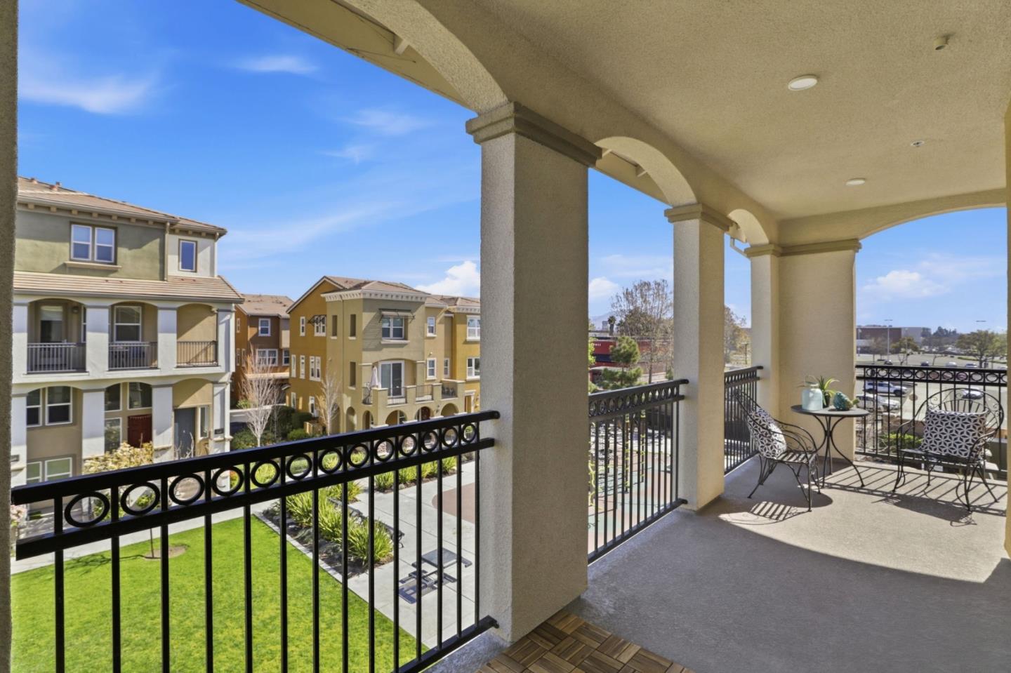 Detail Gallery Image 2 of 32 For 38922 Dandelion Pl, Newark,  CA 94560 - 3 Beds | 3 Baths