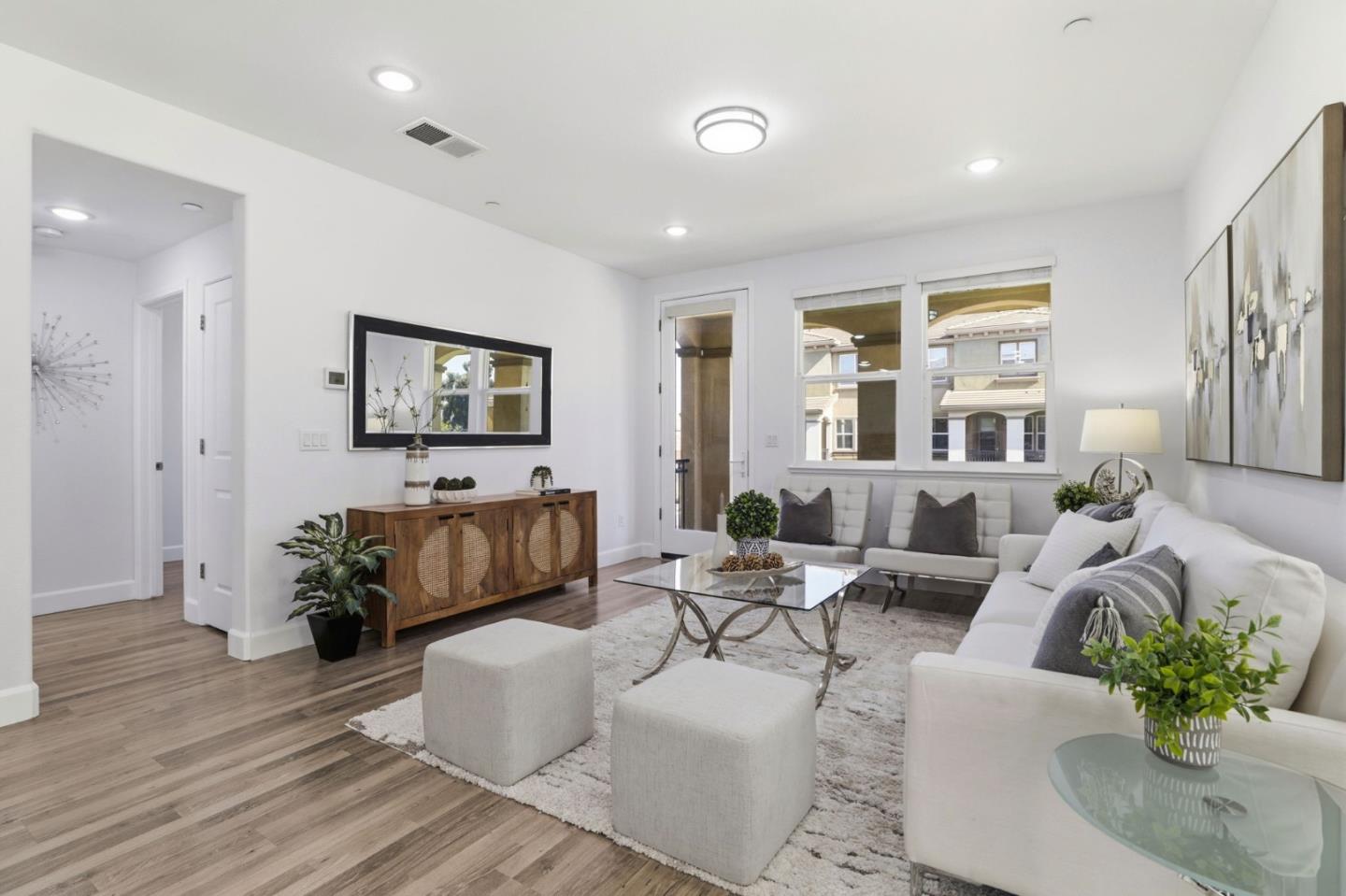 Detail Gallery Image 4 of 32 For 38922 Dandelion Pl, Newark,  CA 94560 - 3 Beds | 3 Baths