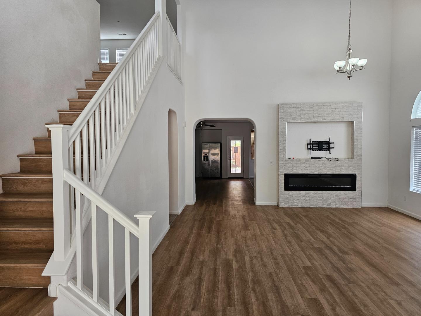 Detail Gallery Image 3 of 42 For 13721 Santa Lucia Dr, Gustine,  CA 95322 - 5 Beds | 3/1 Baths