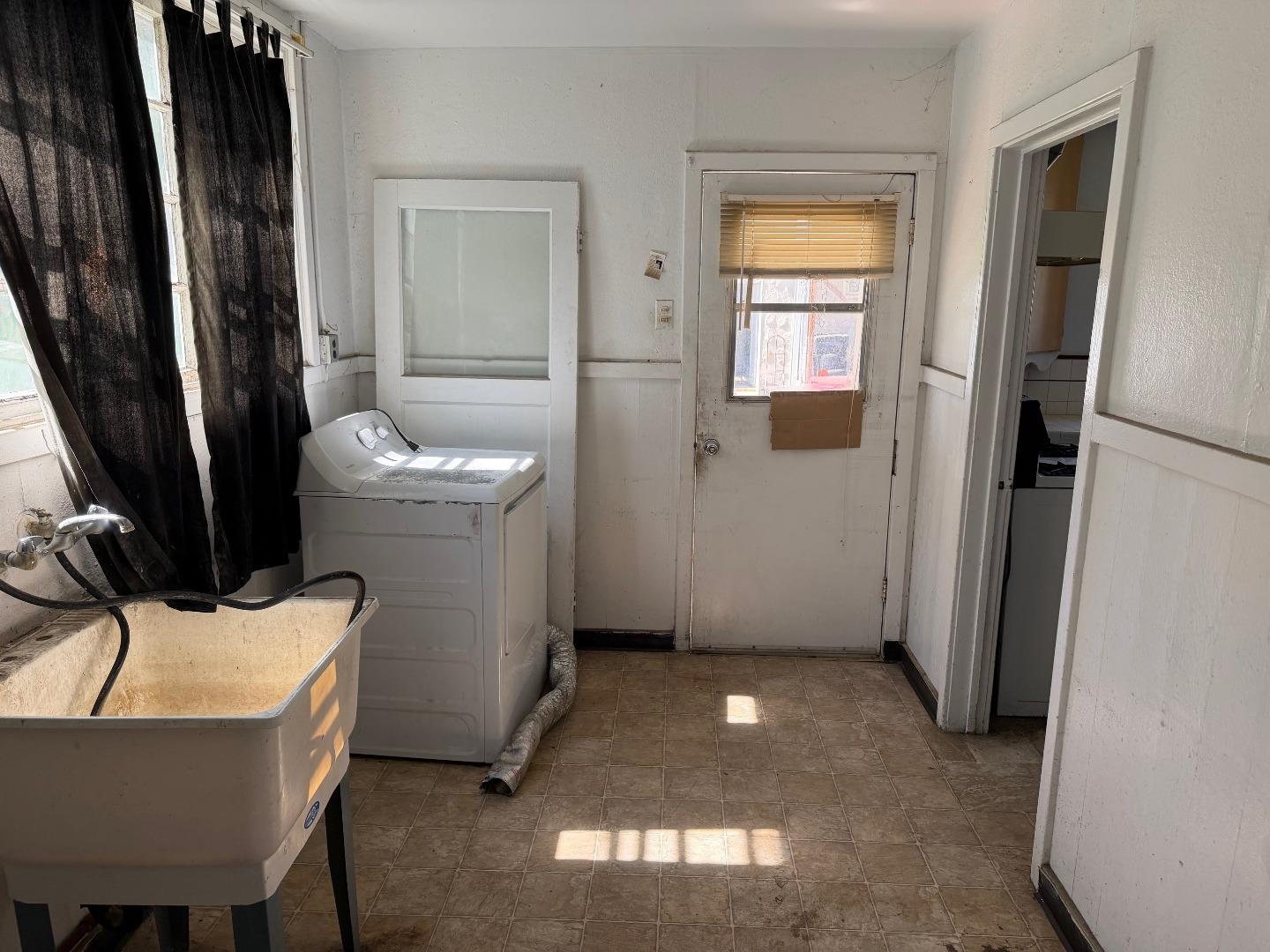 Detail Gallery Image 37 of 38 For 713 Sally St, Hollister,  CA 95023 - – Beds | – Baths