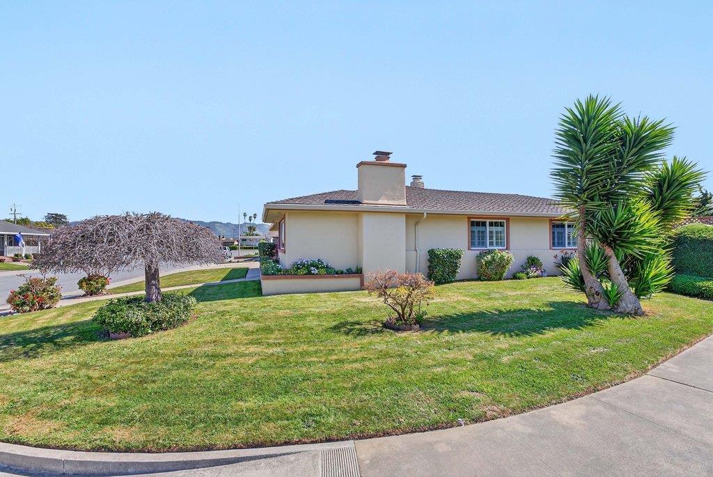 Detail Gallery Image 4 of 57 For 97 Logan St, Watsonville,  CA 95076 - 4 Beds | 2/1 Baths