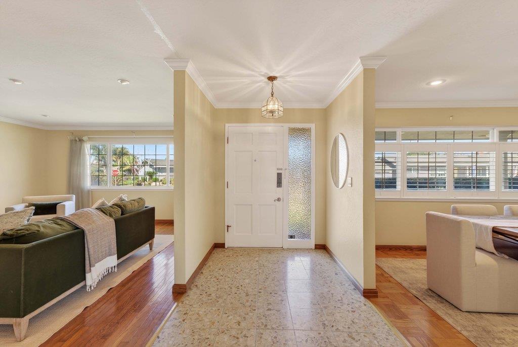 Detail Gallery Image 6 of 57 For 97 Logan St, Watsonville,  CA 95076 - 4 Beds | 2/1 Baths