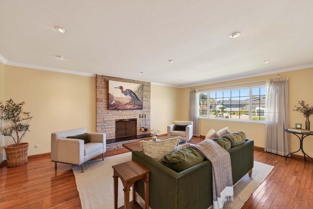 Detail Gallery Image 8 of 57 For 97 Logan St, Watsonville,  CA 95076 - 4 Beds | 2/1 Baths