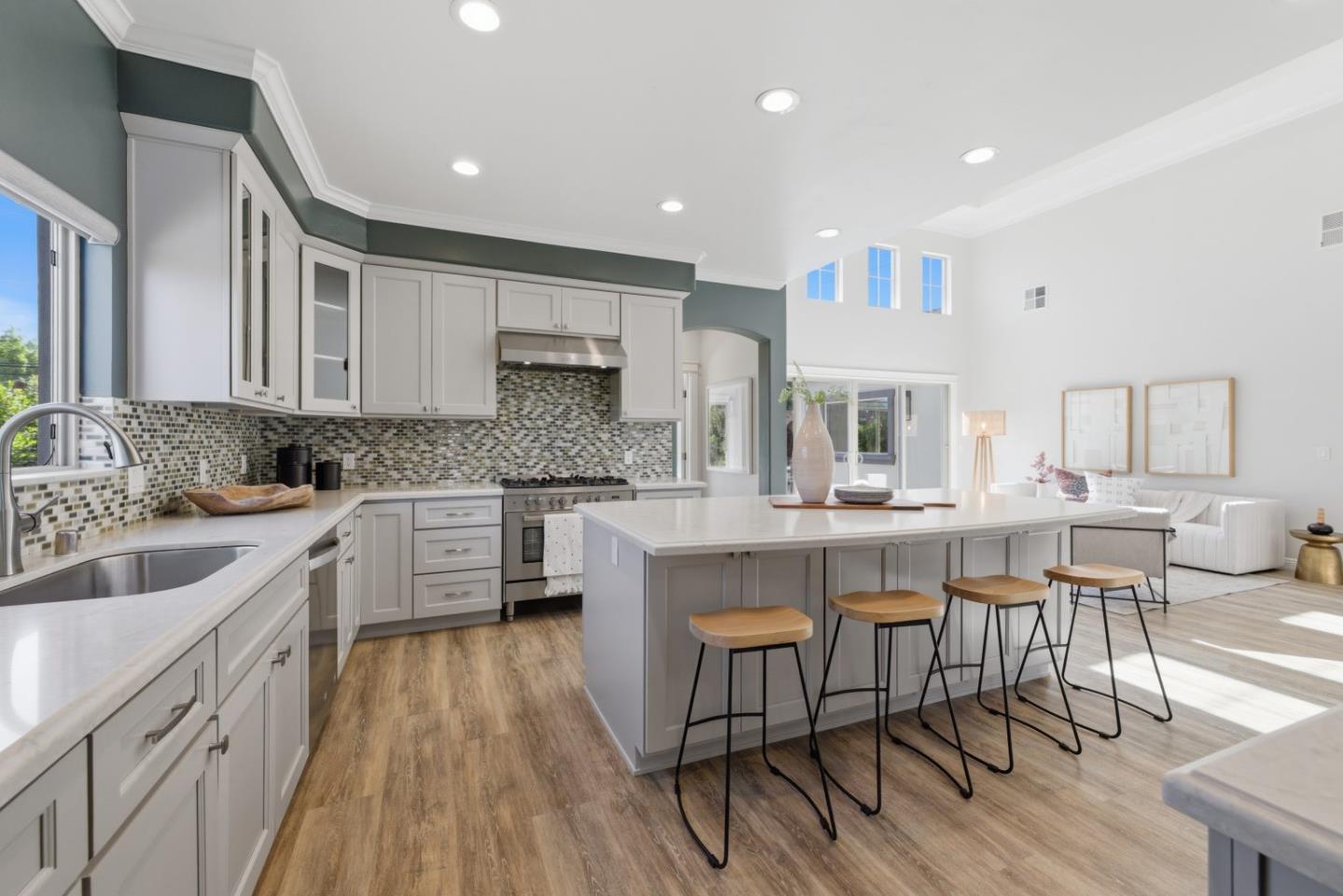 Detail Gallery Image 16 of 58 For 1054 Longfellow Ave, Campbell,  CA 95008 - 3 Beds | 3/1 Baths