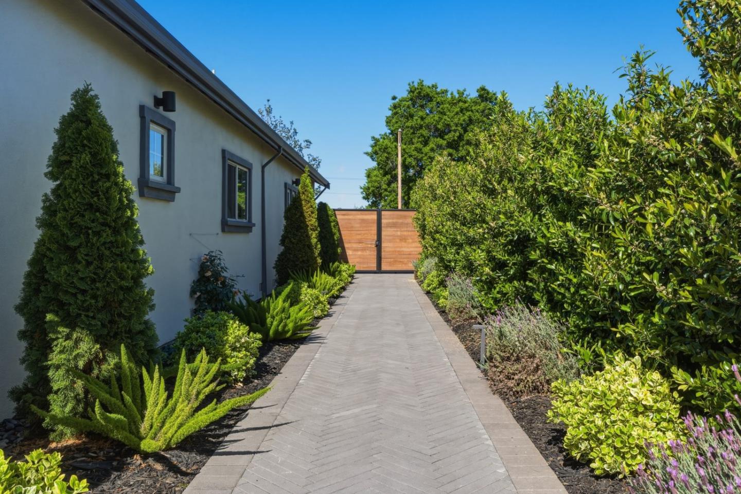 Detail Gallery Image 40 of 58 For 1054 Longfellow Ave, Campbell,  CA 95008 - 3 Beds | 3/1 Baths