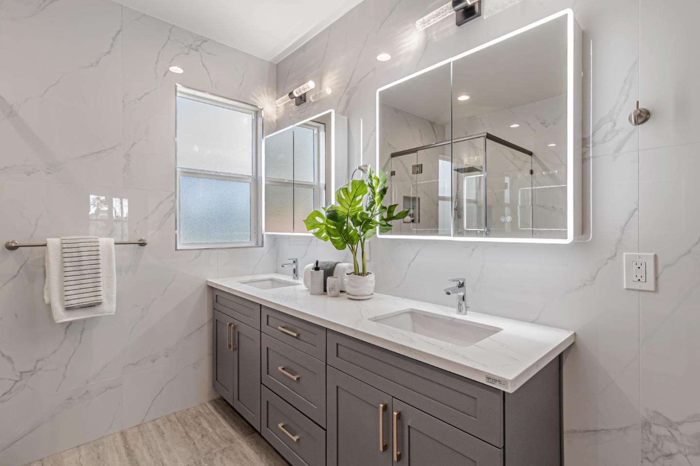 Detail Gallery Image 14 of 48 For 308 & 304 Redwood Ave, Redwood City,  CA 94061 - – Beds | – Baths