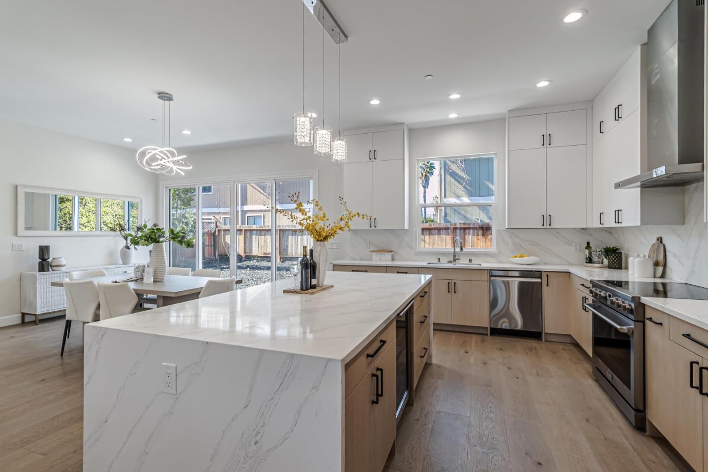 Detail Gallery Image 6 of 48 For 308 & 304 Redwood Ave, Redwood City,  CA 94061 - – Beds | – Baths