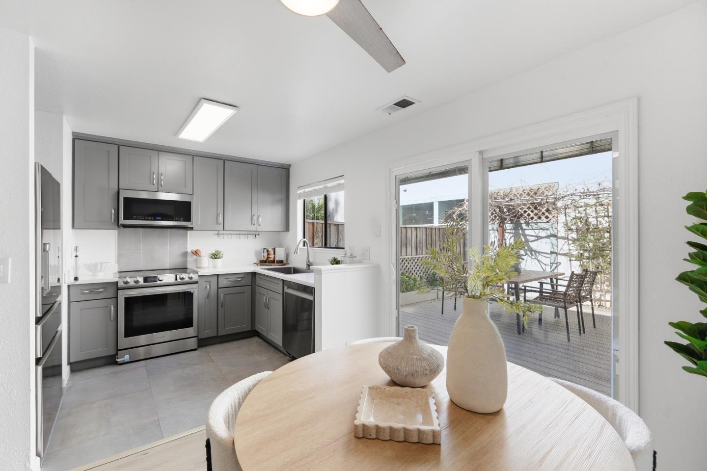 Detail Gallery Image 11 of 48 For 34827 Dorado Common, Fremont,  CA 94555 - 2 Beds | 1/1 Baths