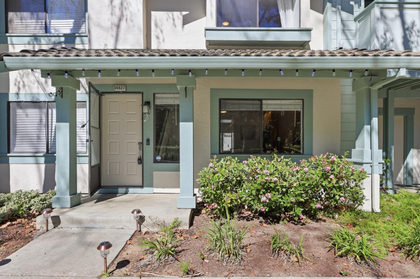 Detail Gallery Image 2 of 48 For 34827 Dorado Common, Fremont,  CA 94555 - 2 Beds | 1/1 Baths