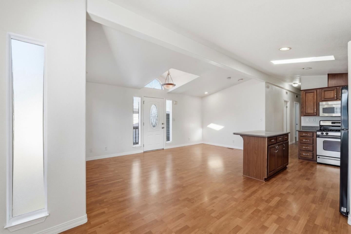 Detail Gallery Image 6 of 33 For 920 Capitola Ave #40,  Capitola,  CA 95010 - 3 Beds | 2 Baths
