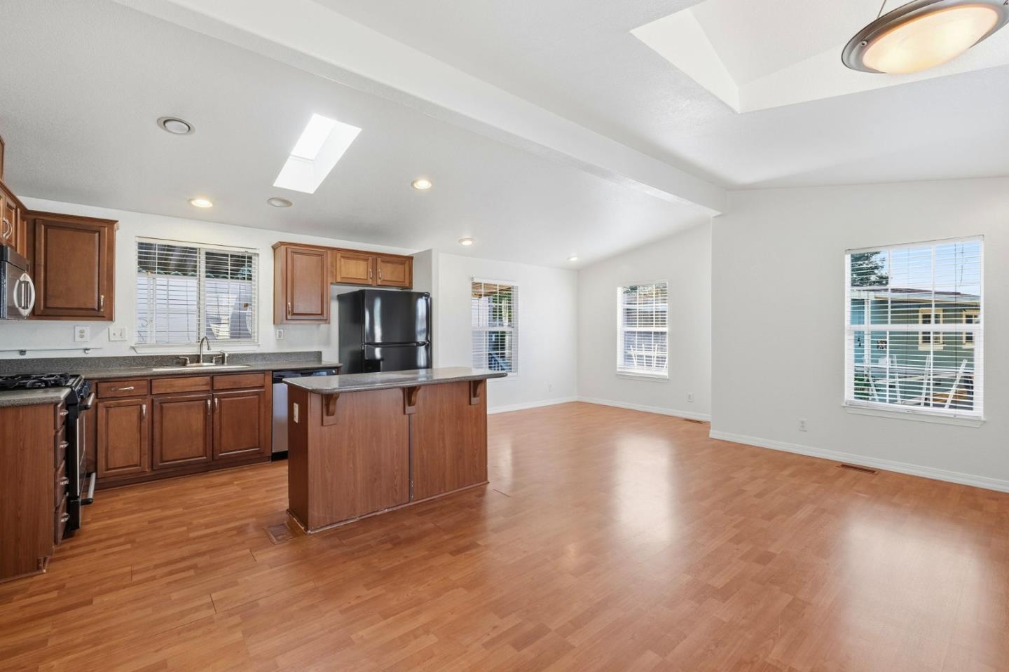 Detail Gallery Image 7 of 33 For 920 Capitola Ave #40,  Capitola,  CA 95010 - 3 Beds | 2 Baths