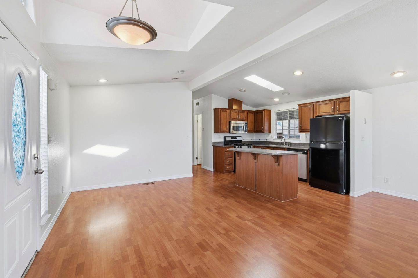 Detail Gallery Image 8 of 33 For 920 Capitola Ave #40,  Capitola,  CA 95010 - 3 Beds | 2 Baths